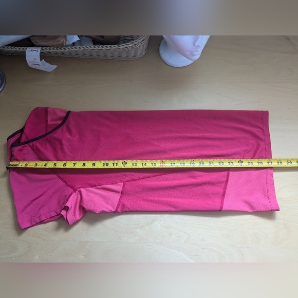 ARC'TERYX Women Pink Tee Shirt Size XL Outdoor Shirt Different Tones Of Pink - Picture 9 of 9